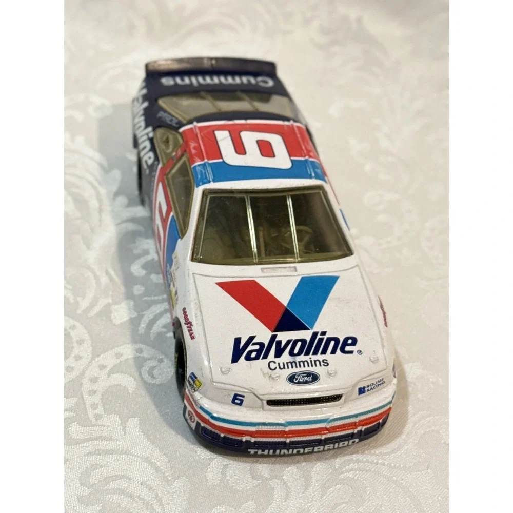 Vintage 1996 Racing Champions Mark Martin 6 Valvoline 1:24 Ford Thunderbird